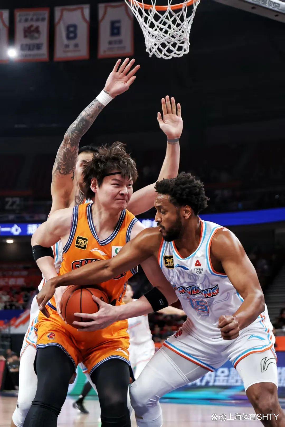 金年会共享体育平台-关于上海久事发布备战花絮；转会期防线松动；欧篮联任务艰巨；身体对抗强度拉满的信息