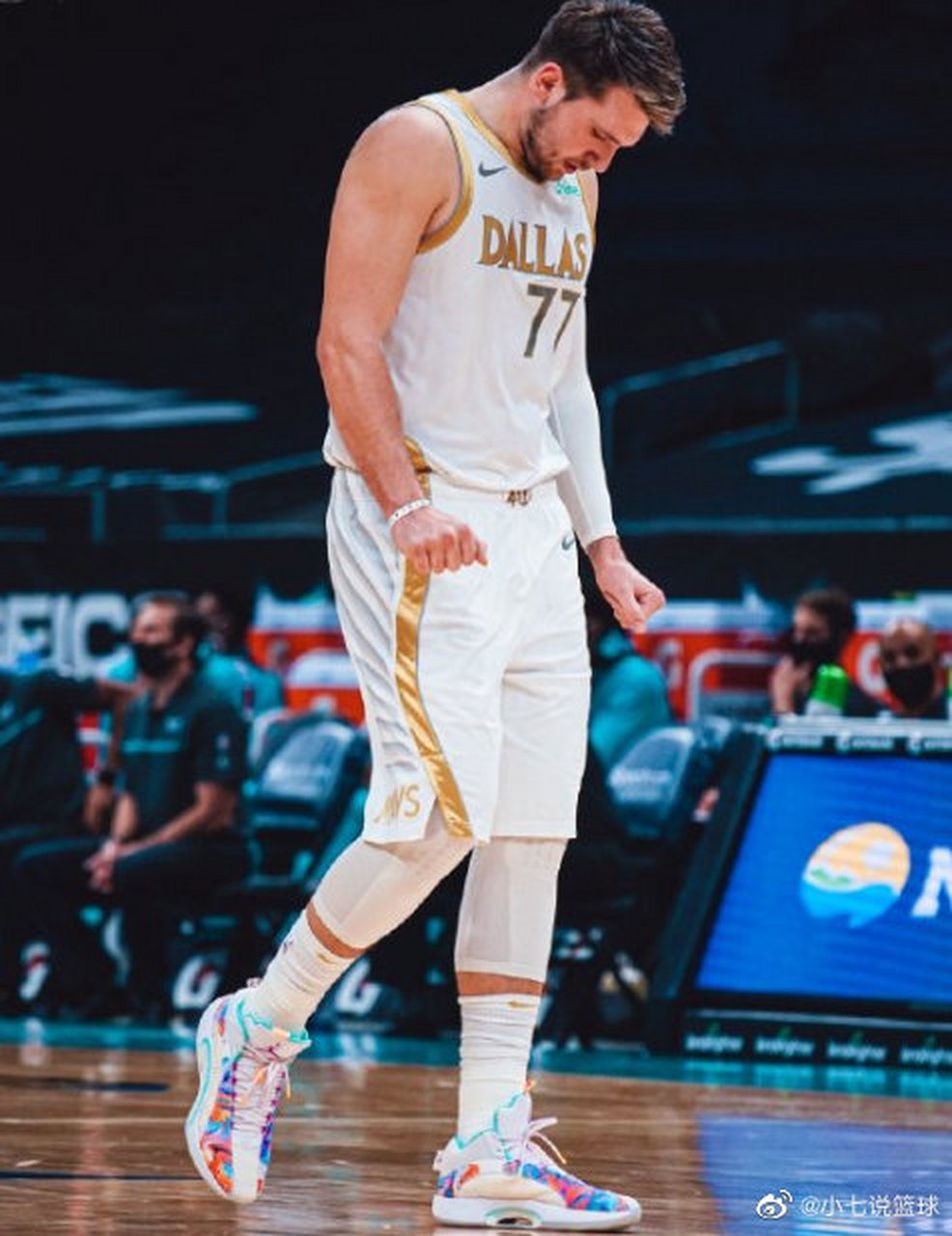 金年会入口-那不勒斯发布备战花絮,赛后官宣签约,NBA季后赛任务艰巨,赛程密集仍需轮换的简单介绍