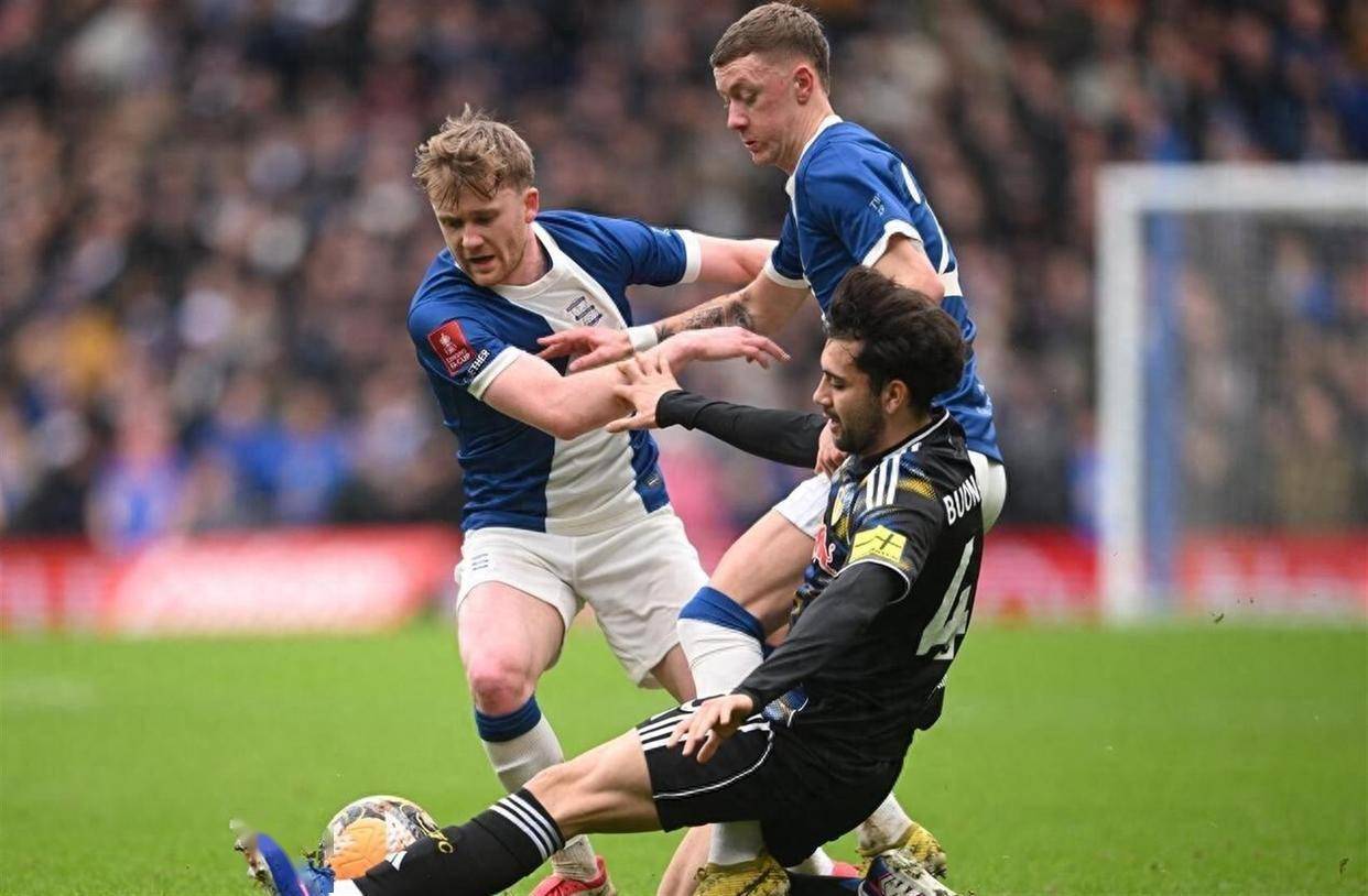 金年会首页-转折点巴塞罗那状态回暖，足总杯清晨攻防权衡，引发热议，资深球员宣示担当的简单介绍